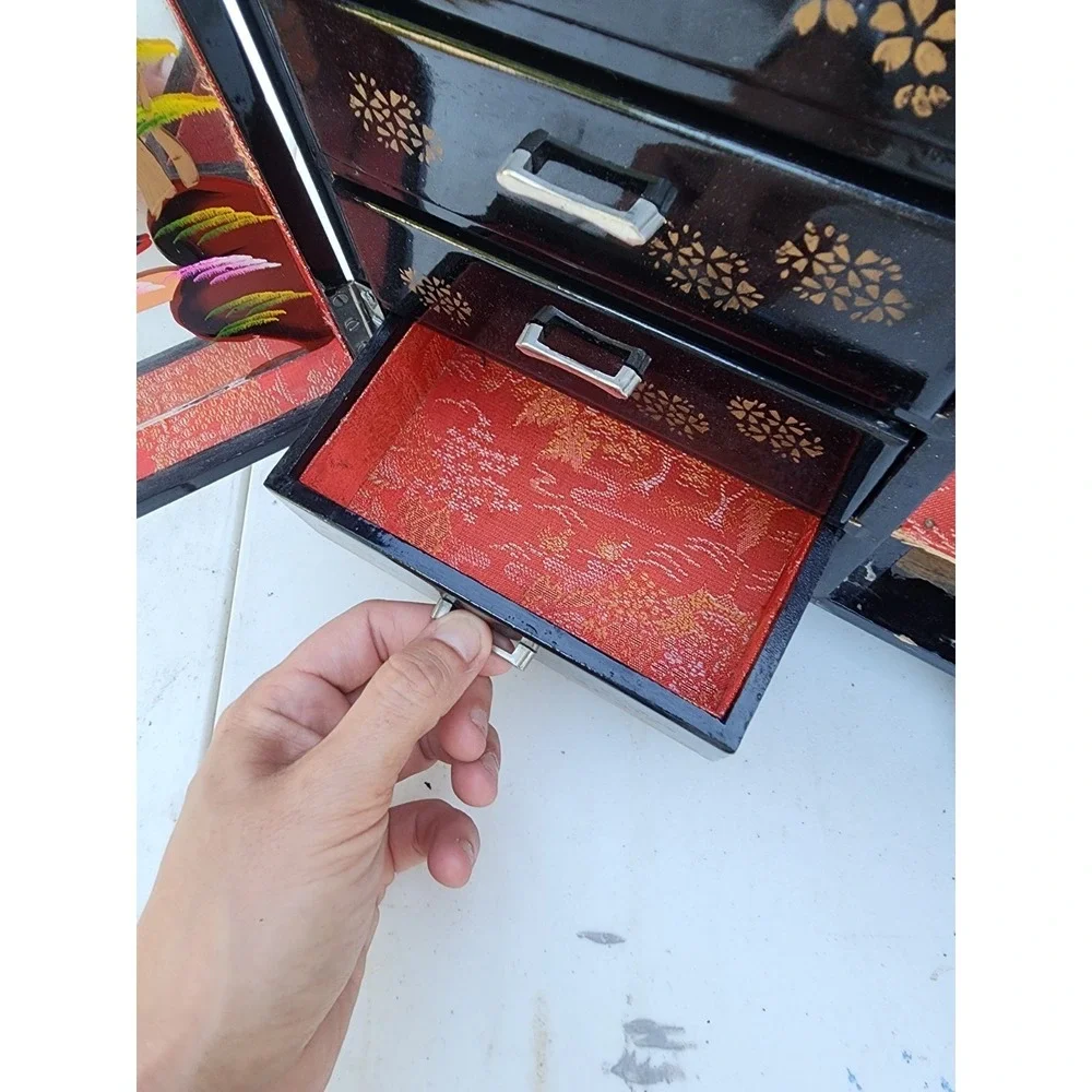 vintage japanese jewelry box black lacquer 1960s Handpainted